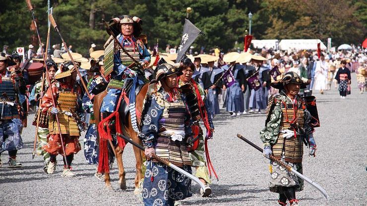 مسيرة الساموراي في موكب جيداي ماتسوري في كيوتو