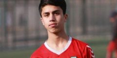 وفاة لاعب كرة قدم أفغاني بعد سقوطه من طائرة في كابول
