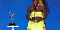 ميكايلا كويل تهدي جائزة Emmys 2021 لكل ناجٍ من الاعتداء الجنسي