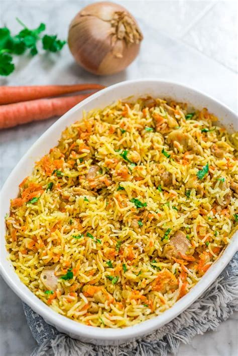 مكونات صينية الأرز بالدجاج: مكونات صينية الأرز بالدجاج: