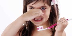 طريقة إزالة رائحة الفم الكريهة عند الأطفال.. خطوة بخطوة؟