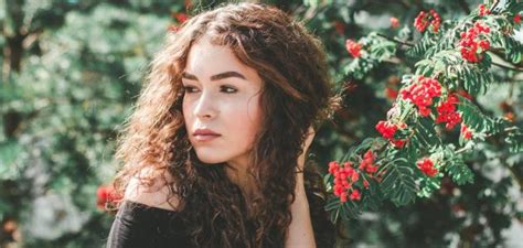 مواصفات الفتيات الجميلات مواصفات الفتيات الجميلات