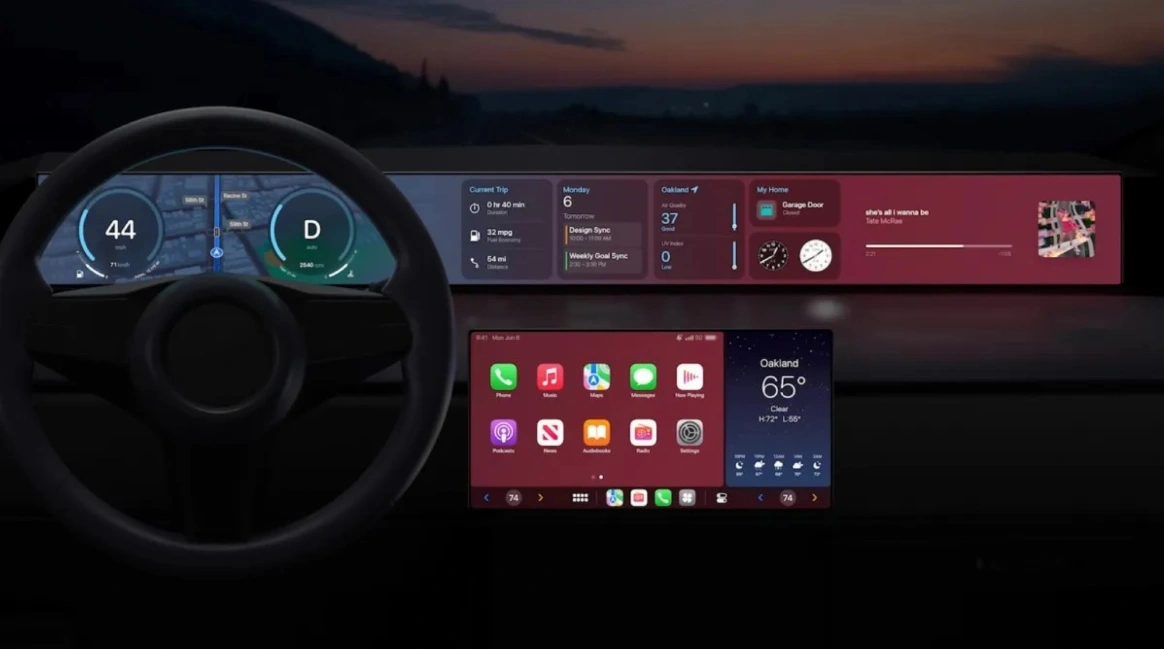 يسمح للسائقين بتنفيذ الأوامر الصوتية وطرح الأسئلة من شاشة السيارة