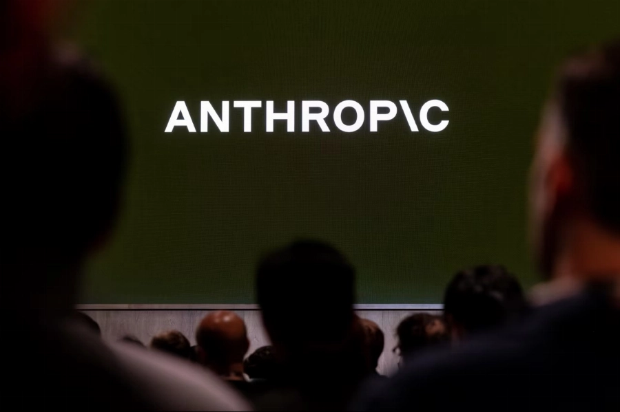 تواصل Anthropic تحسين صورتها كشركة تهتم بالأمن